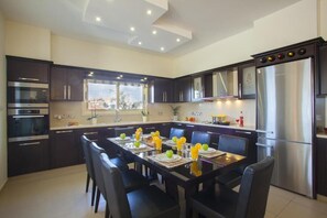 Frigorifero, microonde, forno, lavastoviglie