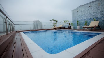 Rooftop pool