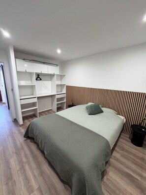 1 bedroom, travel crib, bed sheets - Cosy apartment (Cormelles-le-Royal)