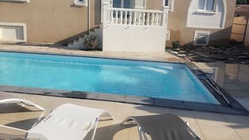 Ulkouima-allas, lÀmmitetty uima-allas