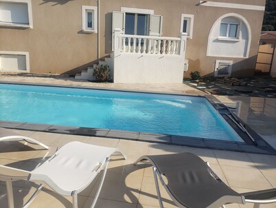 SAINT ANGE 50 m2 harbor view 5mn drive from downtown