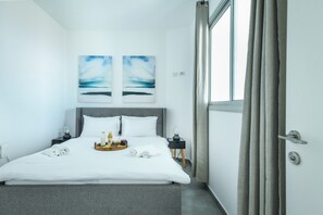 Apartment | 3 bedrooms, free WiFi - Luxe Apt in Top Tel Aviv Neighborhood (Tel Aviv)