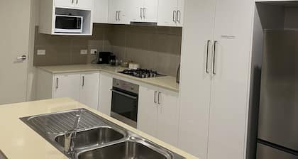 An immaculate 3 bedroom modern house, all to yourself