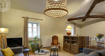 GĂźte historique entre Lyon et Saint-Ătienne avec Wi-Fi, jardin, Ă©quipements bĂ©bĂ© et proche tennis