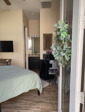 1 habitación, escritorio, wifi y ropa de cama 