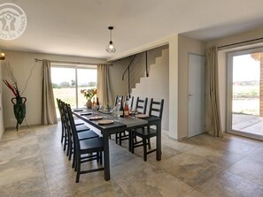 Dining - Luxury cottage with spa, sauna, and pool, pets allowed (Pinay)