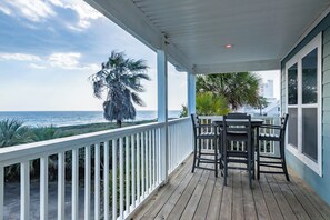 Outdoor dining - SALE~"50 Sea Turtle"~Pet Friendly~Gulf Views~Gated Gulf Front SD~Beach Gear (Santa Rosa Beach)