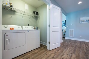 Interior - 30% Off~"50 Sea Turtle"~Dog Friendly~Gulf Views~Gated GulfFront SD~Beach Gear (Santa Rosa Beach)