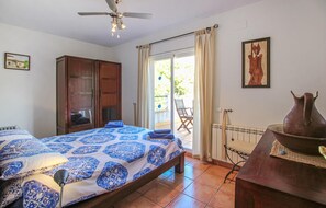 4 slaapkamers, reisbedje, gratis wifi, beddengoed