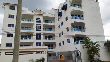 2 bedrooms, iron/ironing board, free WiFi