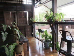 Terrace/patio - Non House Hostel (Bangkok)