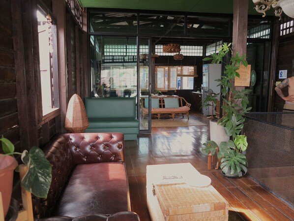 Sala de estar en el lobby