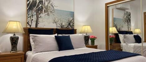 4 bedrooms, iron/ironing board, WiFi, bed sheets