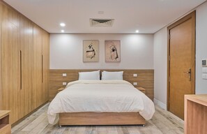 Business Apartment | Desk, laptop workspace, blackout drapes, soundproofing - Maison 7 (Obour City)