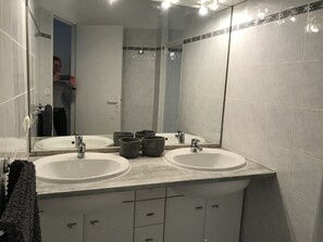 Shower - House with swimming pool near beaches, lake, golf course  (lacanau ocean)