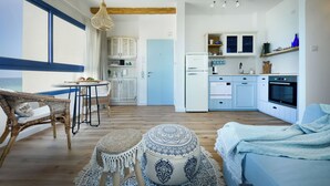Interior detail - Authentic Beachfront Apartment (Nahariya)