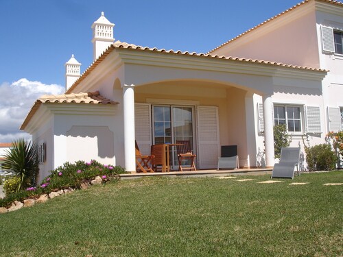 Magnificent 1-bedr. apartment, wi-fi, pool, garden, near beach and golf - Galé, Albufeira