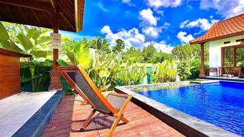 Kolam renang outdoor