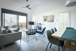 Apartamento | Zona de estar | Una televisión de pantalla plana
