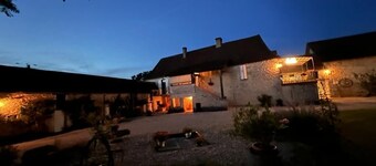 Magnificent old farmhouse in Périgord Noir rated 4 stars