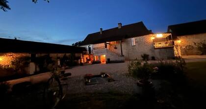 Magnifique ancienne ferme du Périgord Noir classée 4 étoiles