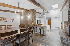 Dining - MINNeSTAY* Rum River Resort | In-home pool + sauna (Andover)