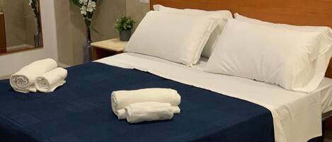 Een minibar, een kluis op de kamer, een strijkplank/strijkijzer