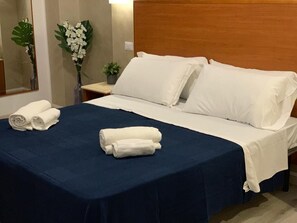 Minibar, in-room safe, iron/ironing board, free WiFi - Napoleone Luxury Home (Rome)