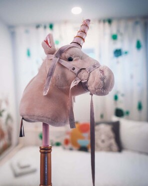 6 bedrooms, WiFi, bed sheets