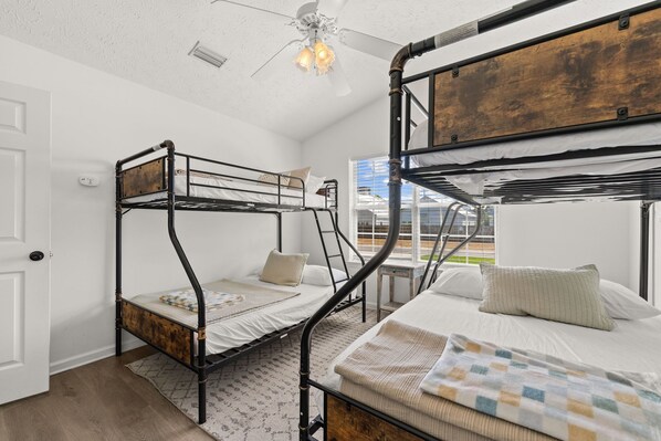 3 chambres, bureau, lit parapluie, Wi-Fi gratuit