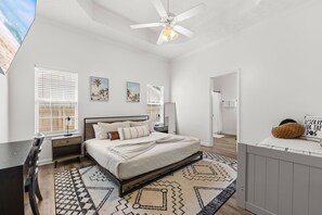 3 bedrooms, desk, travel crib, free WiFi