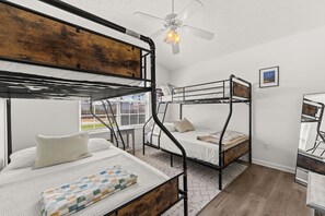 3 bedrooms, desk, travel crib, free WiFi