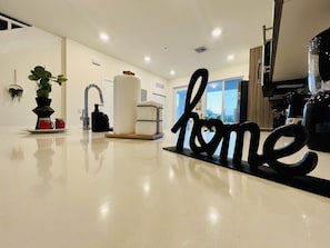 Comfort Room | Private kitchen | Dining tables