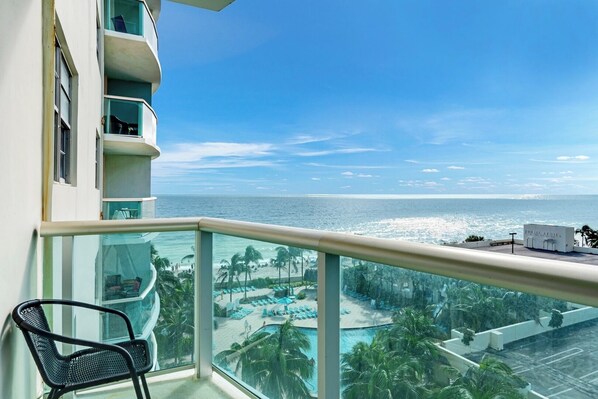 Property grounds - Komffy Apartment w/2 King Bed and OceanView at Tides (Hollywood)