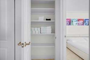 1 Schlafzimmer, Bügeleisen/Bügelbrett, Reisekinderbett, WLAN