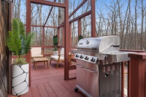 Outdoor dining - HUGE Private Deck - 5BR Modern Poconos Vacation (East Stroudsburg)