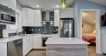 The Lilly Pad | North End âą Walk to Hyde Park âą Private Entrance âą Pet Friendly âą Fenced Yard