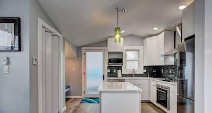 The Lilly Pad + DOG Friendly Fenced YARD!