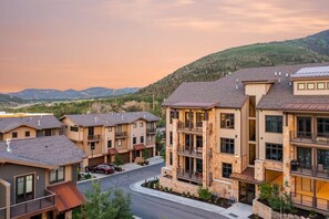 Exterior - Blackstone 2BR Walk to Lifts, Hot Tub / Pool / Gym (Park City)