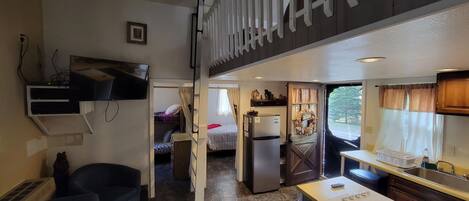 4 bedrooms, WiFi, bed sheets