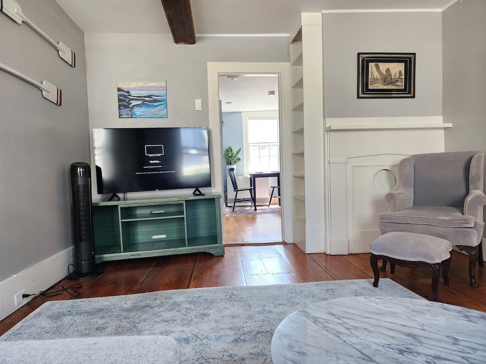 Newly renovated Marblehead 1 Bedroom in Old Town Marblehead Vrbo