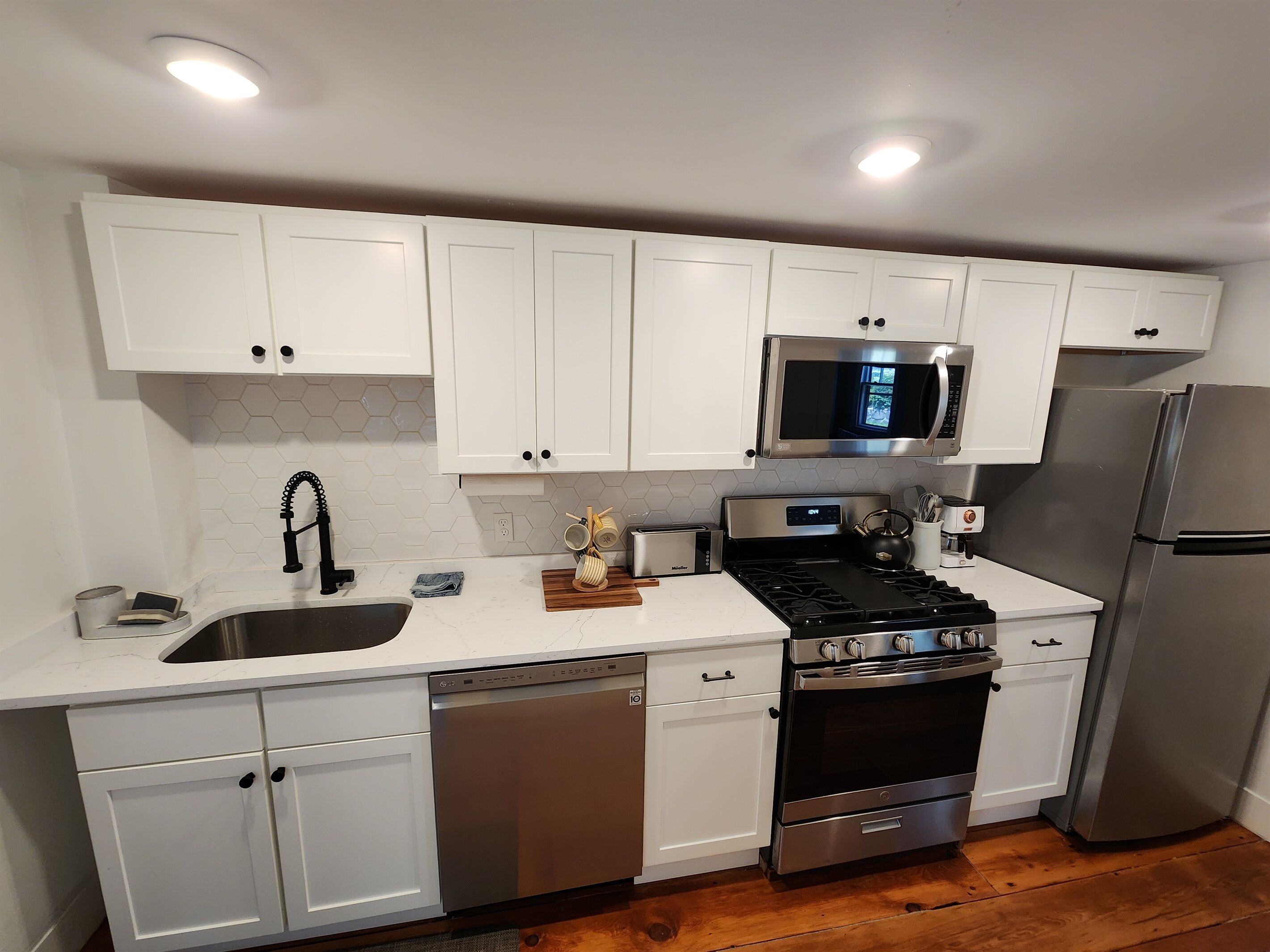 Refrigerador, microondas, horno, placa de cocina