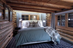 5 bedrooms, desk, iron/ironing board, free WiFi