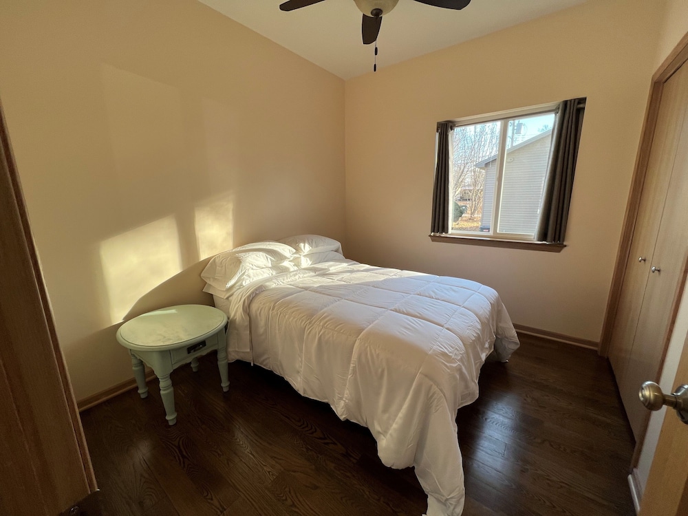 New Home, Great Location, Quiet Neighborhood Lincoln Vrbo