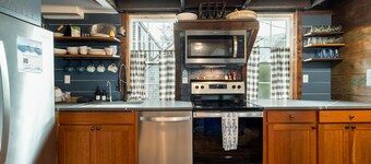 The Orca – Modern Coastal Comfort Awaits