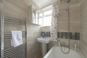House | Bathroom | Heated floors, towels, soap, toilet paper