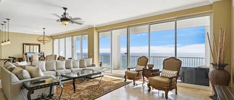 Condo, 3 Bedrooms | Interior