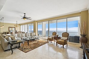 Condo, 3 habitaciones | Interior