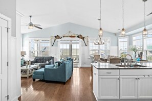 Interior - Sea You Soon / 207 Brunswick Ave West 4 Bedroom Home by RedAwning (Supply)