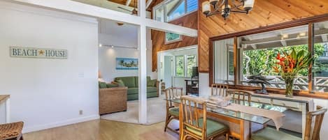 House, 2 Bedrooms | Private kitchen | Fridge, oven